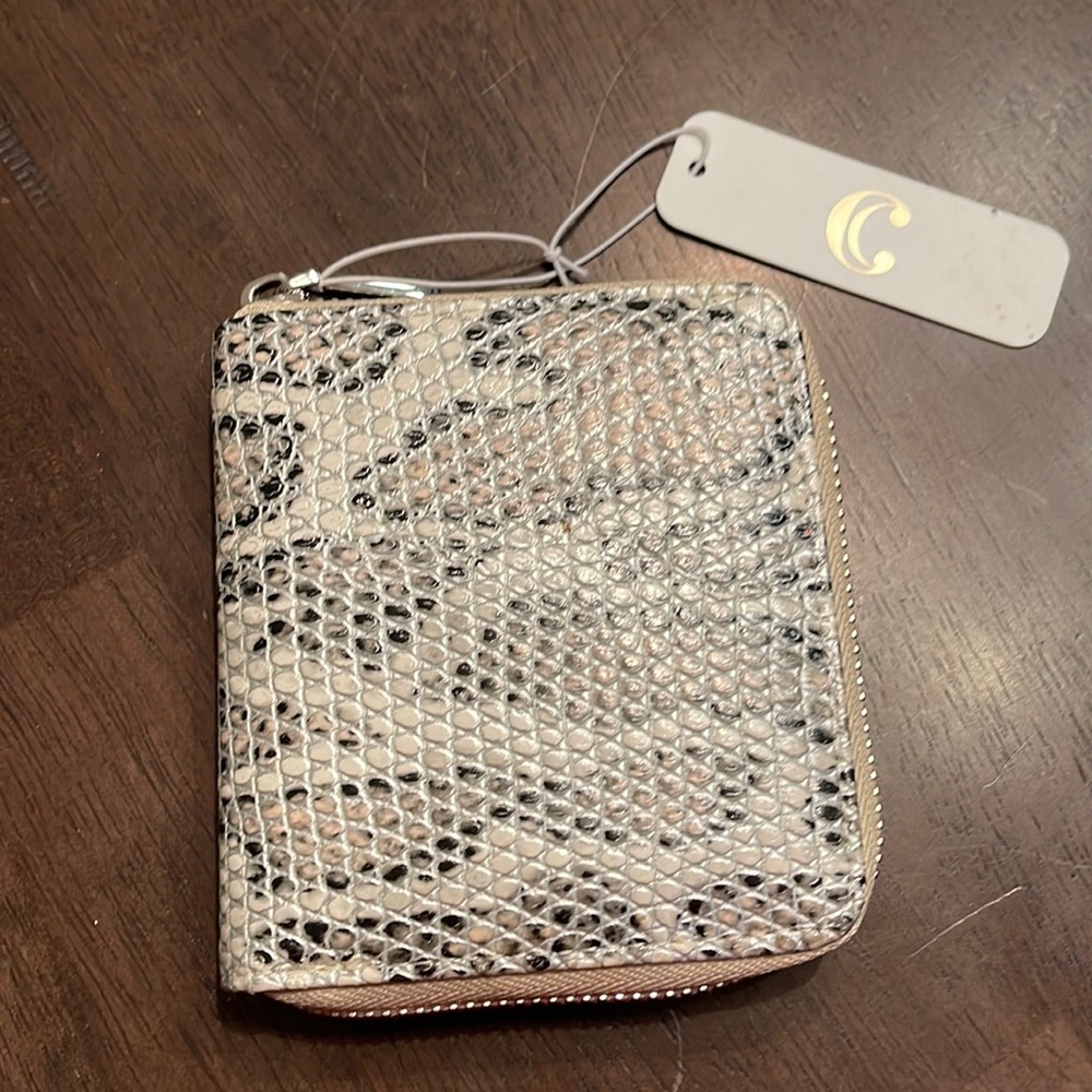 Zip around wallet